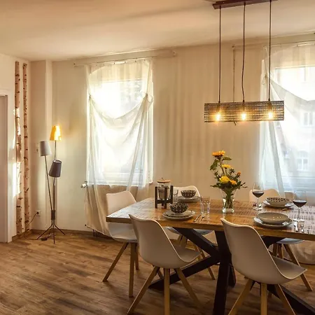 Kunstvoll - Individuelle 4-Zimmer Ferienwohnung Mit Balkon In Мейсен Экстерьер фото