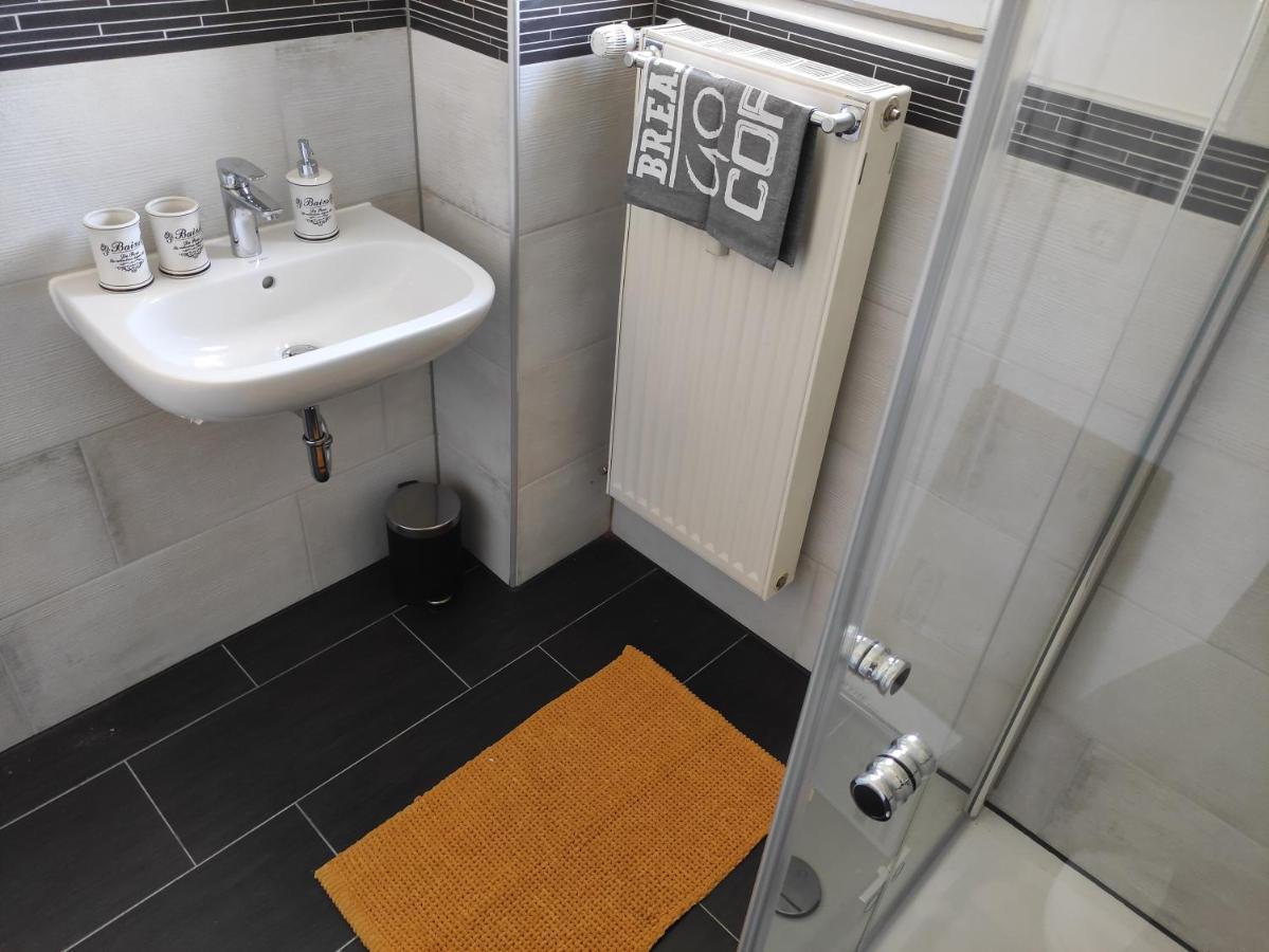 Kunstvoll: Neues, Großes Designer-apartment Beim Lutherplatz Apartment Meißen