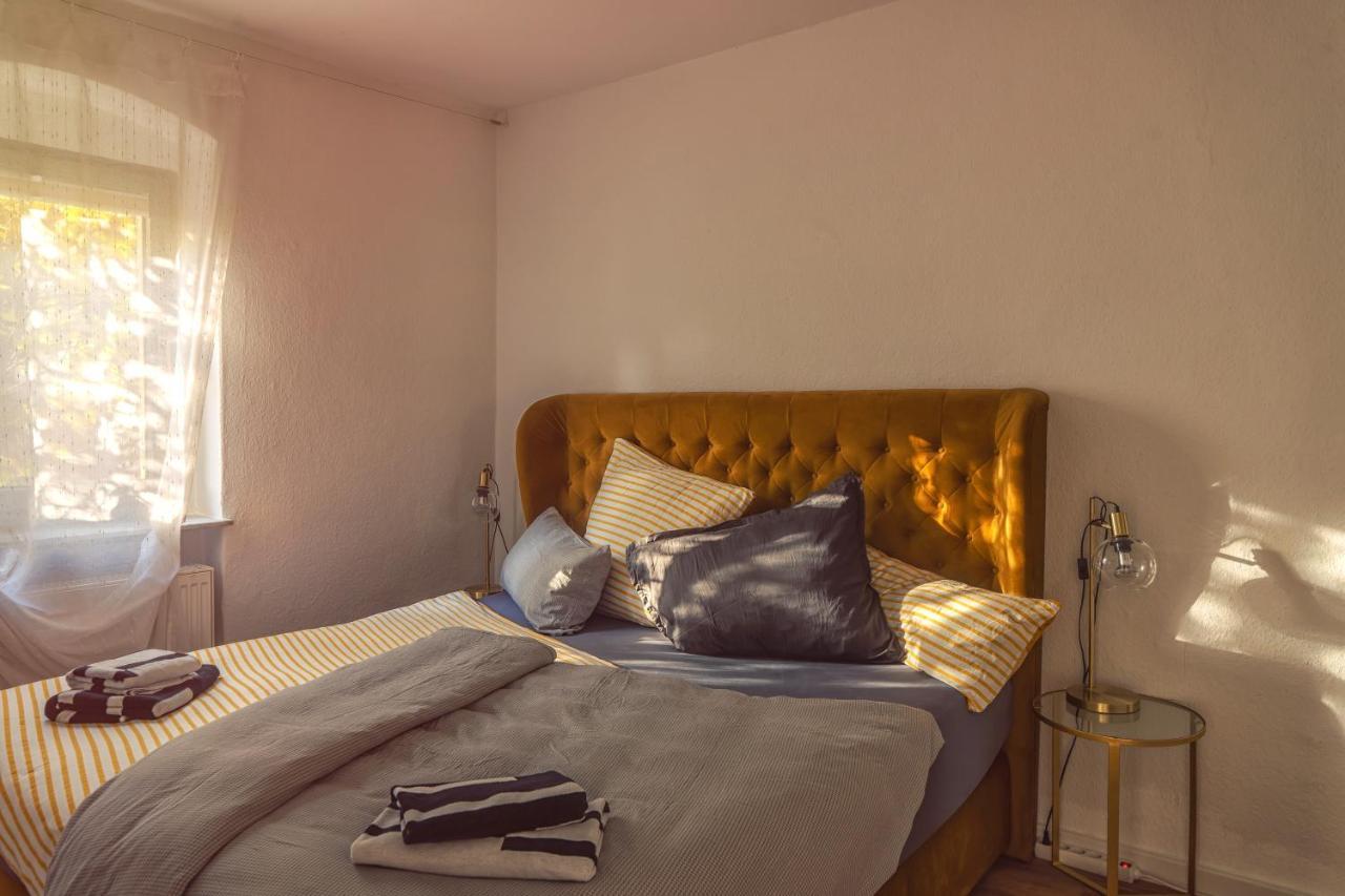 Kunstvoll: Neues, Großes Designer-apartment Beim Lutherplatz Apartment *
