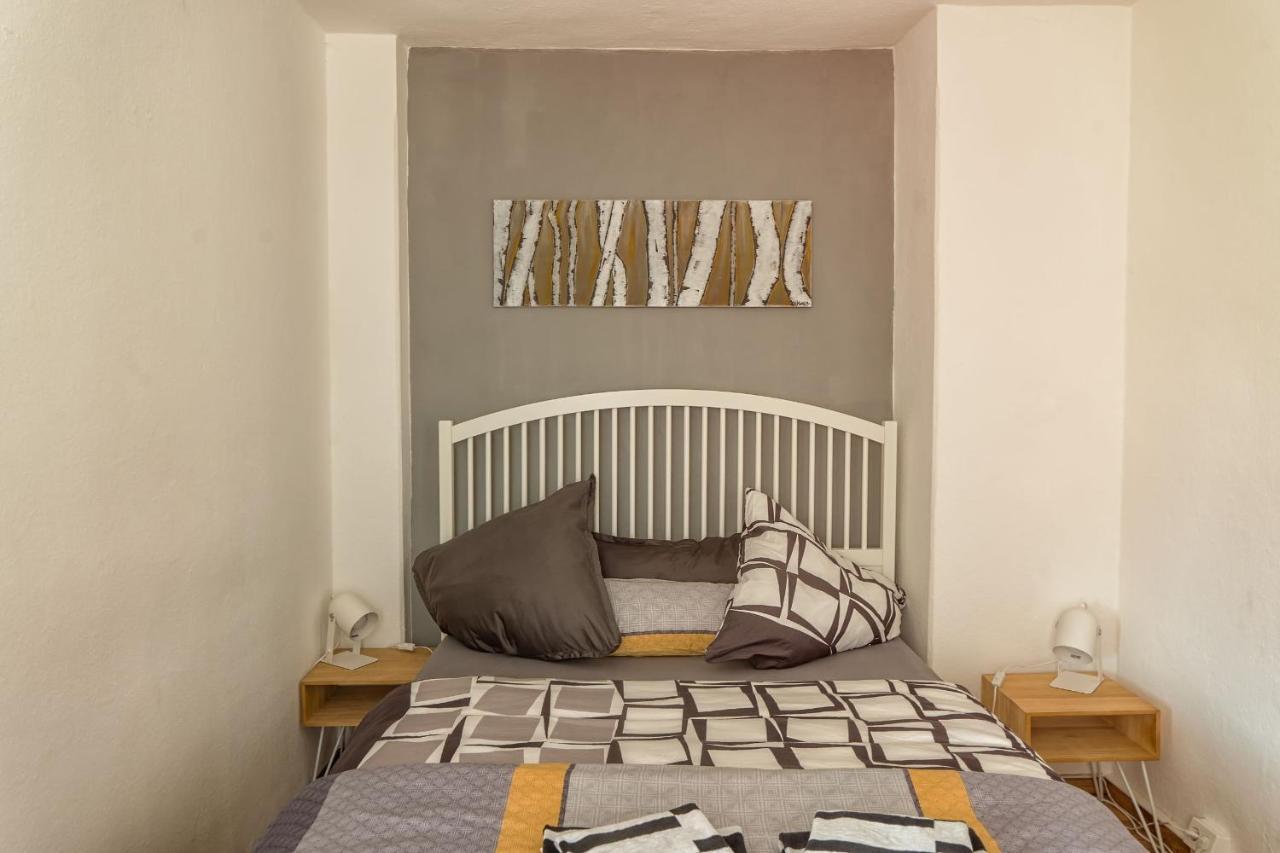 Kunstvoll: Neues, Großes Designer-apartment Beim Lutherplatz Apartment